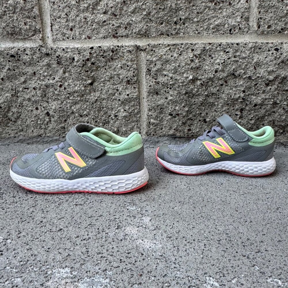 NEW BALANCE 720v4 Sneakers Girls 11.5 29 Gray Neon Pink Laceless Running Shoes - Picture 2 of 10